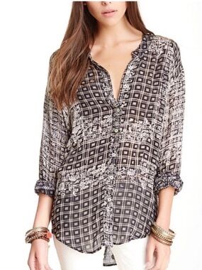 Free People Black & White Geometric Button-Up Tunic size XS